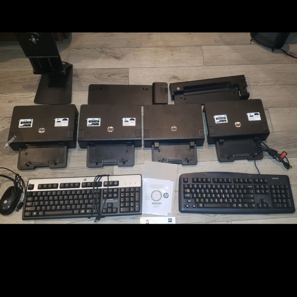 6 HP advanced docking stations lot